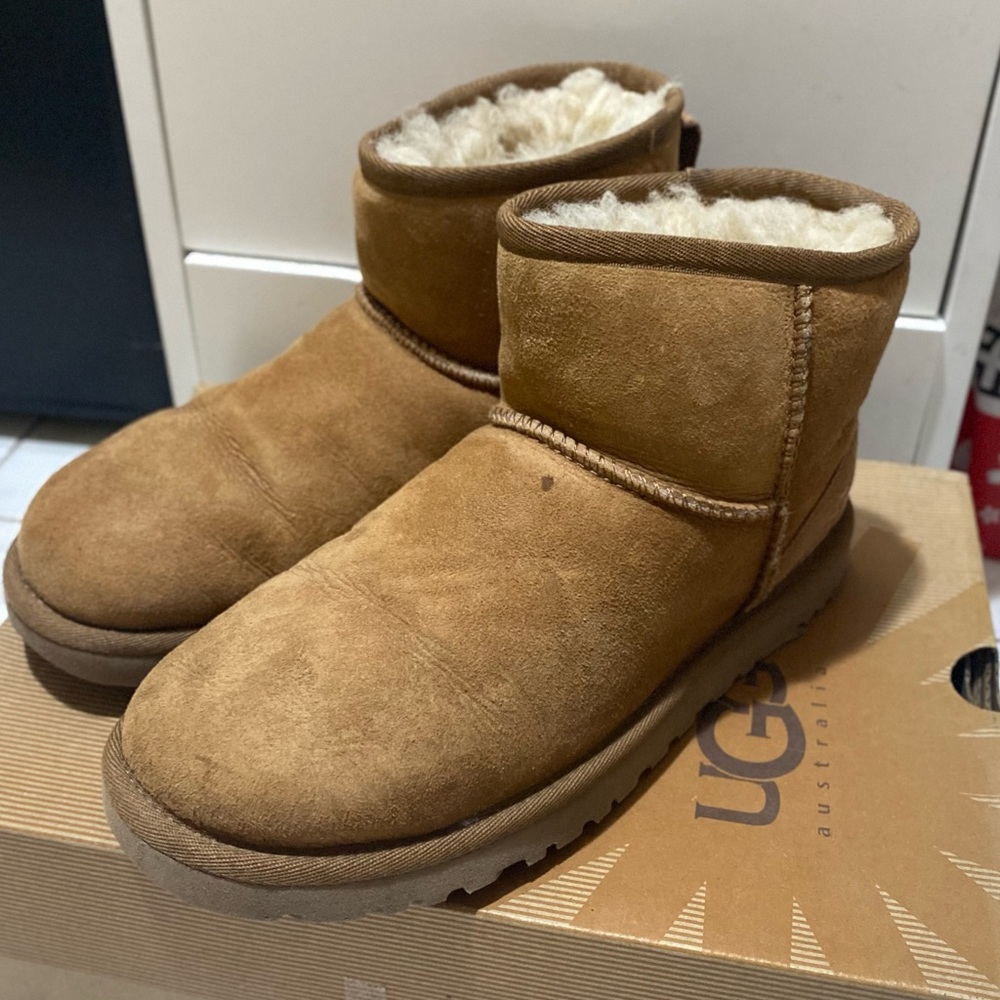 UGG $20